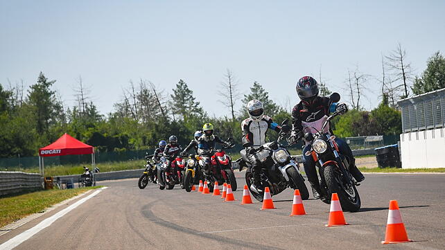 Ducati Panigale V4 Ducati Riding Academy 