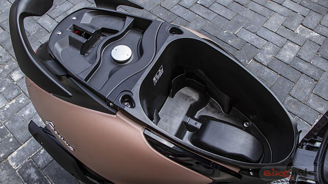 Yamaha Fascino 125 Underseat storage 