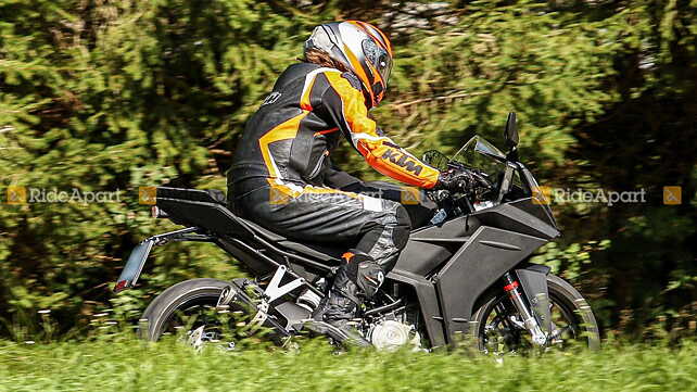 KTM RC 390 Rear view 