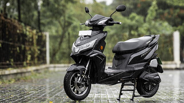 Suzuki Access 125 Okinawa Praise Pro 