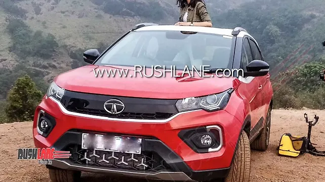 Tata Nexon facelift with sunroof spotted during TVC shoot; launch likely soon Tata Nexon facelift with sunroof spotted during TVC shoot; launch likely soon