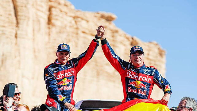 Carlos Sainz wins Dakar 2020 - CarWale