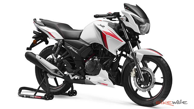 TVS Apache RTR 160 Right Front Three Quarter