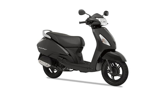 TVS Jupiter Front Left Three-Quarter