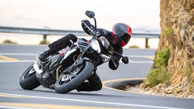 Triumph Street Triple RS Action