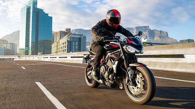 Triumph Street Triple RS Action