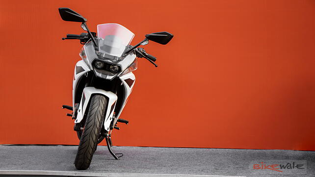 KTM RC 125 Front view