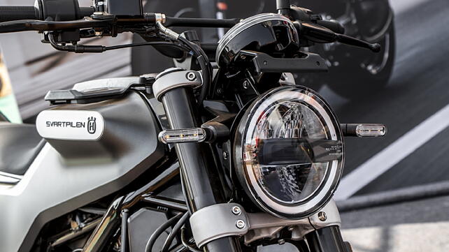 Husqvarna Svartpilen 250 Headlamp