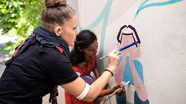 MG Motor India partners with Delhi Street Art to celebrate Holi