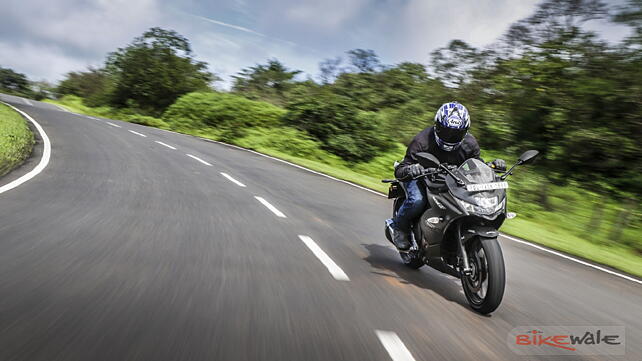 Suzuki Gixxer SF 250 Action