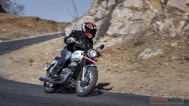 Bajaj Dominar 250 Action