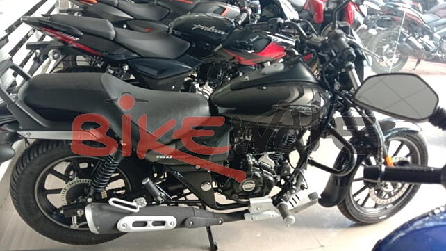 Bajaj Avenger Street 160 Right Side