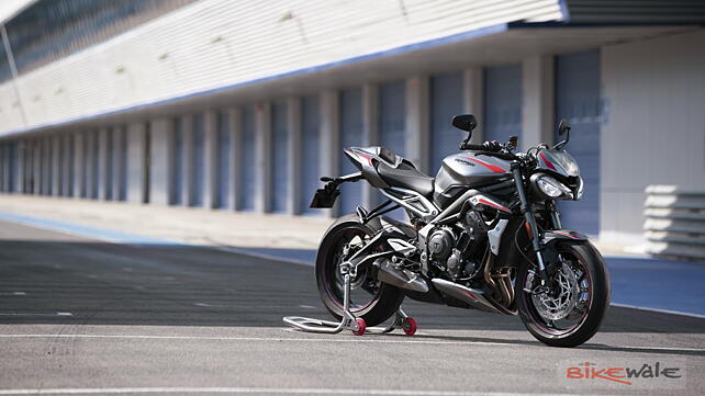 Triumph Street Triple RS Front Right Three-Quarter