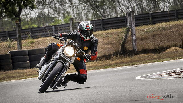 Royal Enfield Interceptor 650 Action