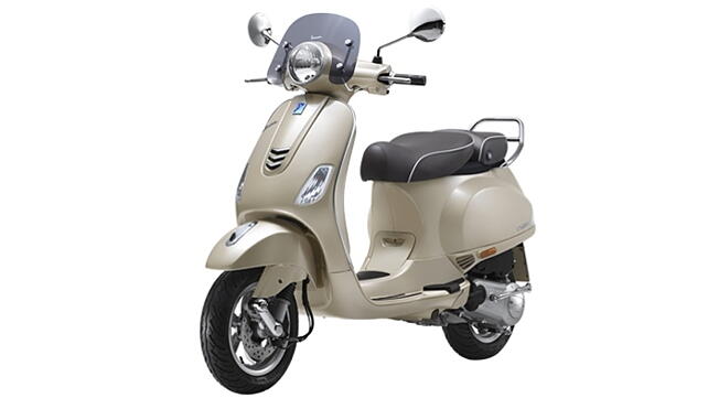 Bajaj Avenger Cruise 220 Vespa Elegante 150