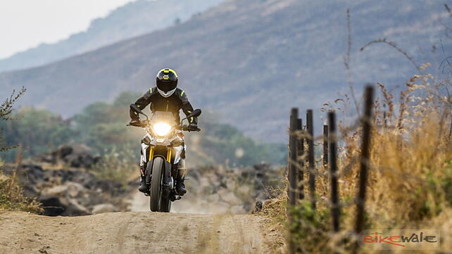 BMW G 310 R Action