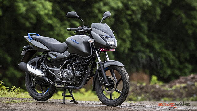 Bajaj Pulsar 150 Left Side View