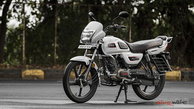 Bajaj Platina 110 H-Gear Front Left Three-Quarter