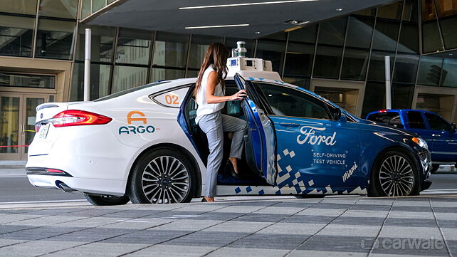 Ford postpones launch of self-driving services to 2022