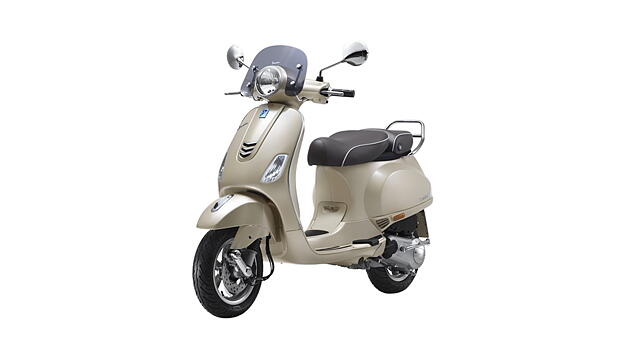 Vespa Elegante 149 Left Front Three Quarter