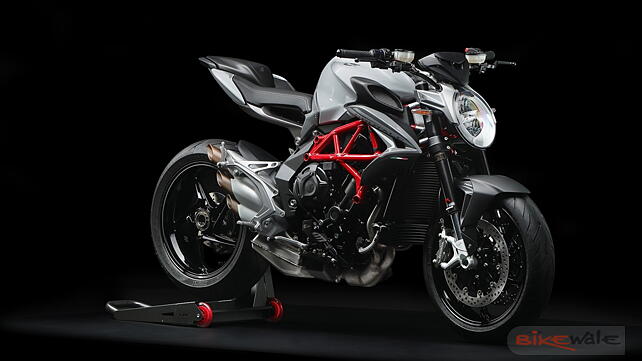 MV Agusta Brutale 800 Right Front Three Quarter