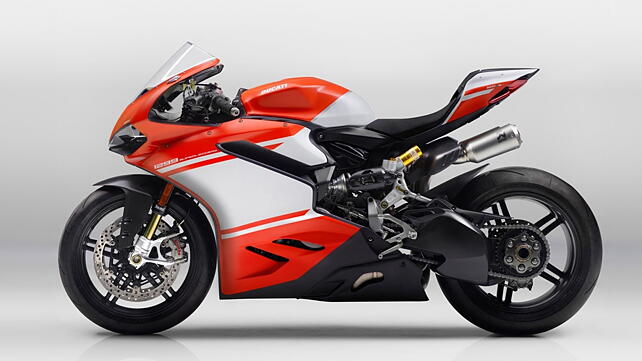 Ducati 1299 Superleggera Left Side View