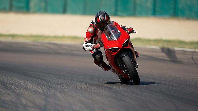 Ducati Panigale V2 Action