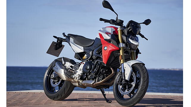 BMW F900R Front Right Three-Quarter