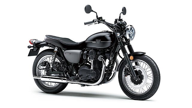 Kawasaki W800 Right Front Three Quarter