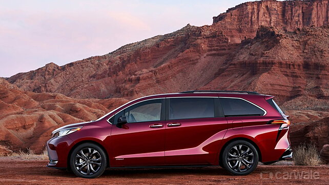 2021 toyota sienna and venza revealed with hybrid only