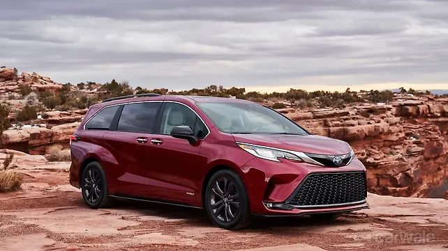 2021 Toyota Sienna and Venza revealed with hybrid only powertrains 2021 Toyota Sienna and Venza revealed with hybrid only powertrains