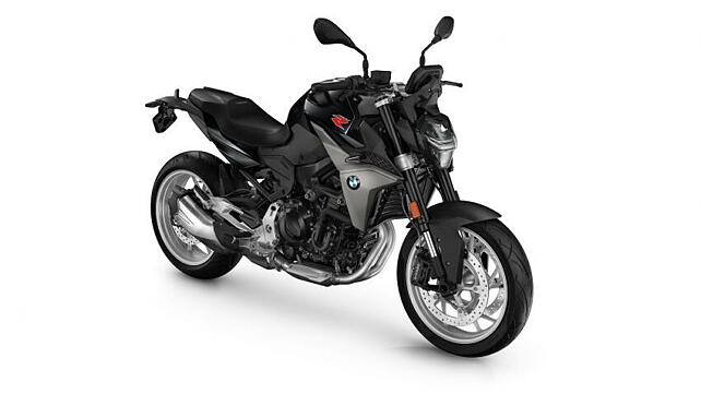 BMW F900R Right Front Three Quarter