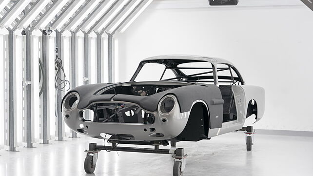 Aston Martin revives DB5 James Bond car from Goldfinger