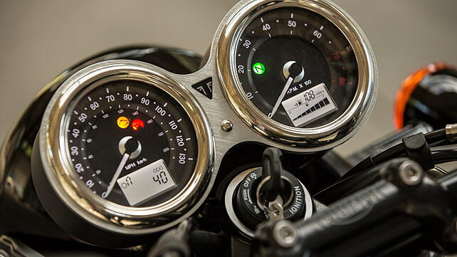 Triumph Bonneville T100 Instrument cluster