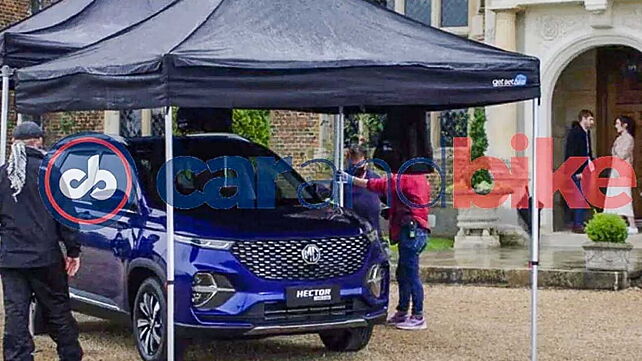 MG Hector Plus spotted during an ad shoot