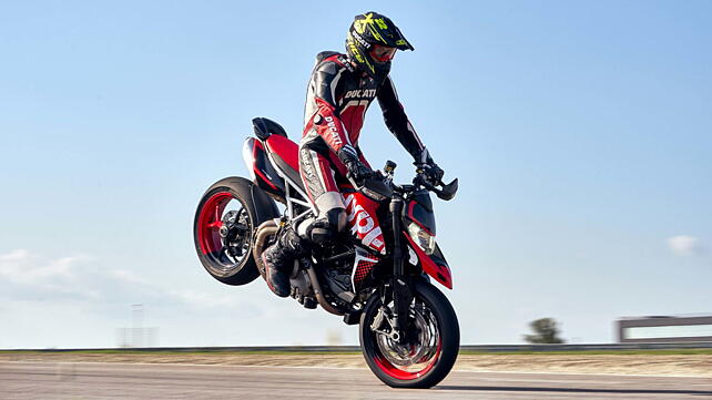 Ducati Hypermotard 950 Action