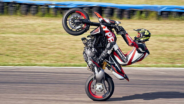 Ducati Hypermotard 950 Action