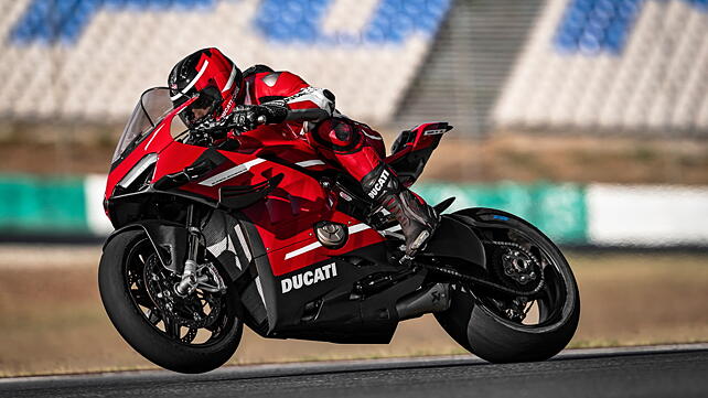 Ducati Panigale V4 Action