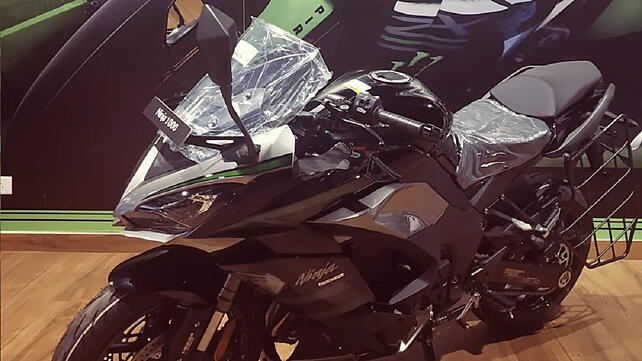 Kawasaki Ninja 1000 Left Front Three Quarter