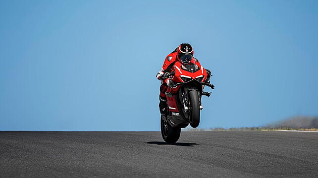 Ducati Panigale V4 Action