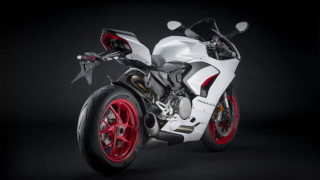 Ducati Panigale V2 Rear three-quarter