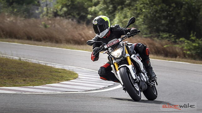 BMW G 310 R Action