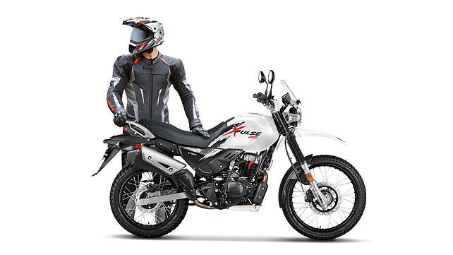 Hero Xpulse 200 BS6 gets new seat cover options and motocross helmet 