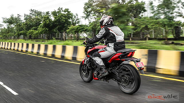 Bajaj Dominar 250 Action