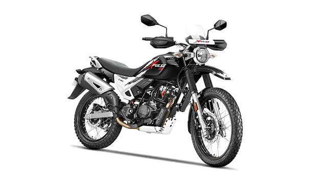 Hero Xpulse 200 Front three-quarter