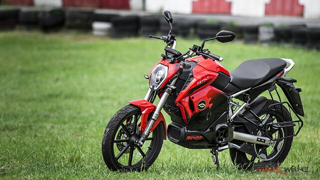 Revolt RV400, RV300 deliveries begin in Chennai and Ahmedabad 