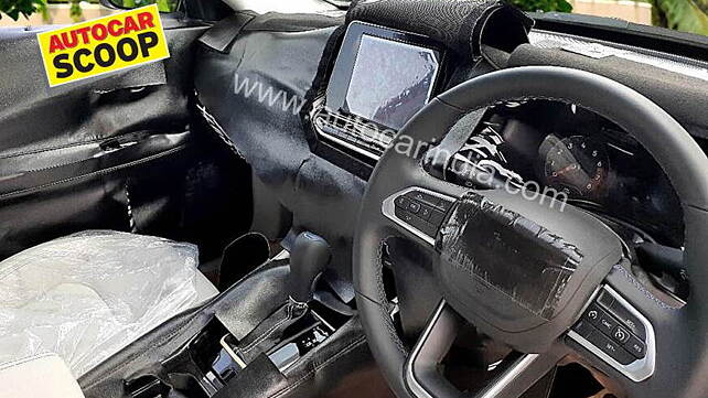 Jeep Compass facelift interior spied