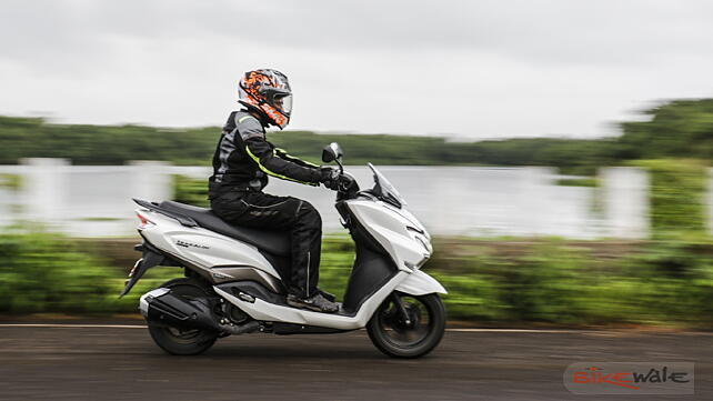 Aprilia Storm 125 Action