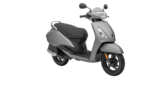 TVS Jupiter Right Front Three Quarter