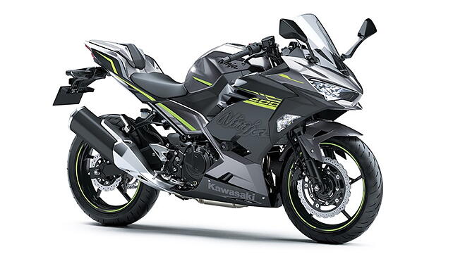 Kawasaki Ninja 400 Front Right Three-Quarter Kawasaki Ninja 400 Front Right Three-Quarter